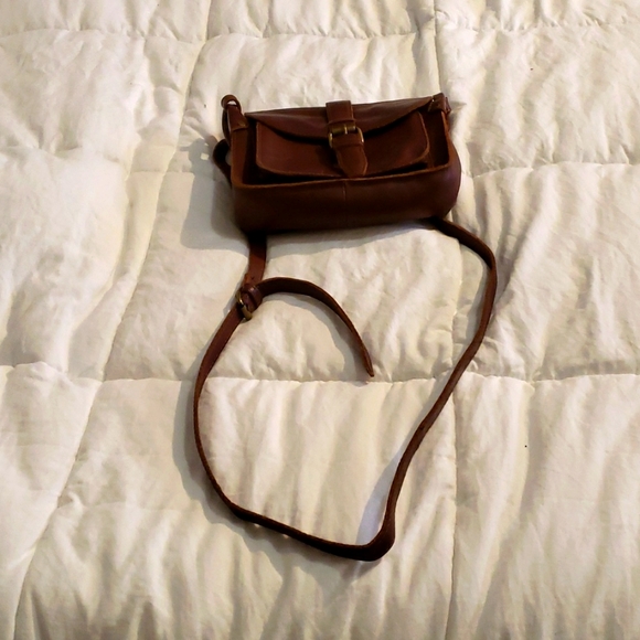 Fat Face Crossbody - Picture 1 of 4